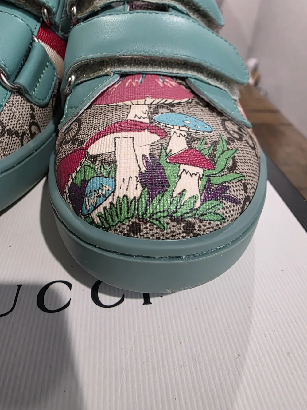 Gucci Kids Teal Mushroom Print Velcro Sneakers Size 33 Kids Like New